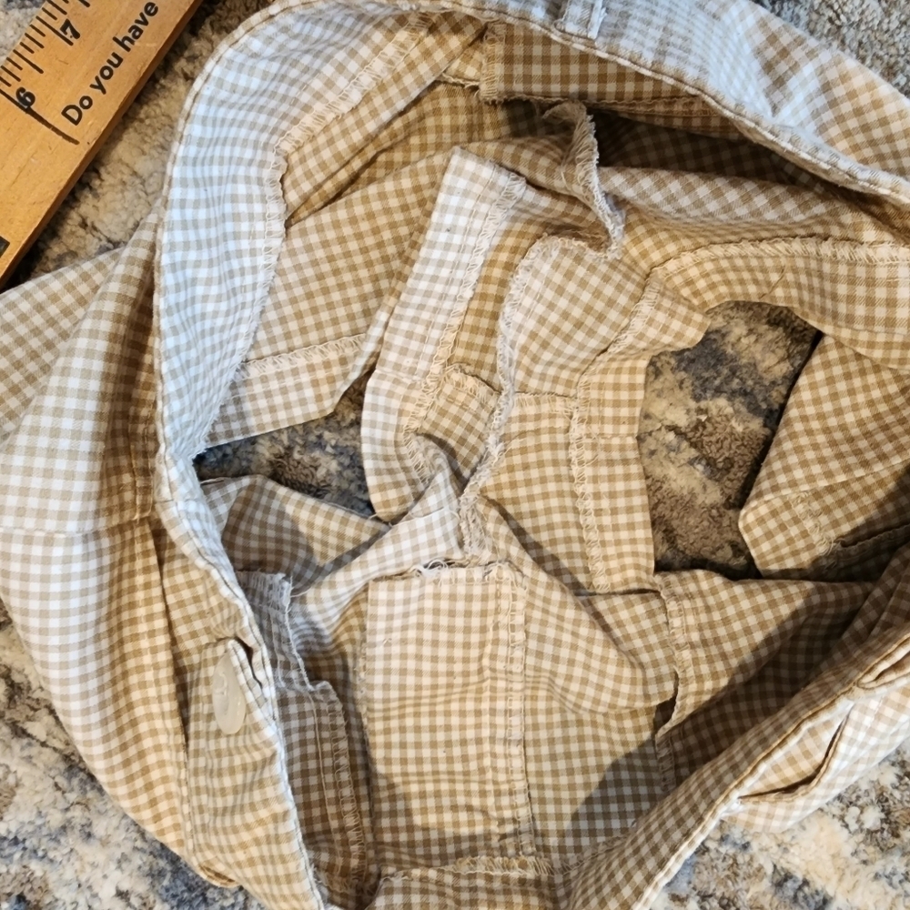 Pins and Needles gingham tan shorts. Size 4 - Picture 8 of 13